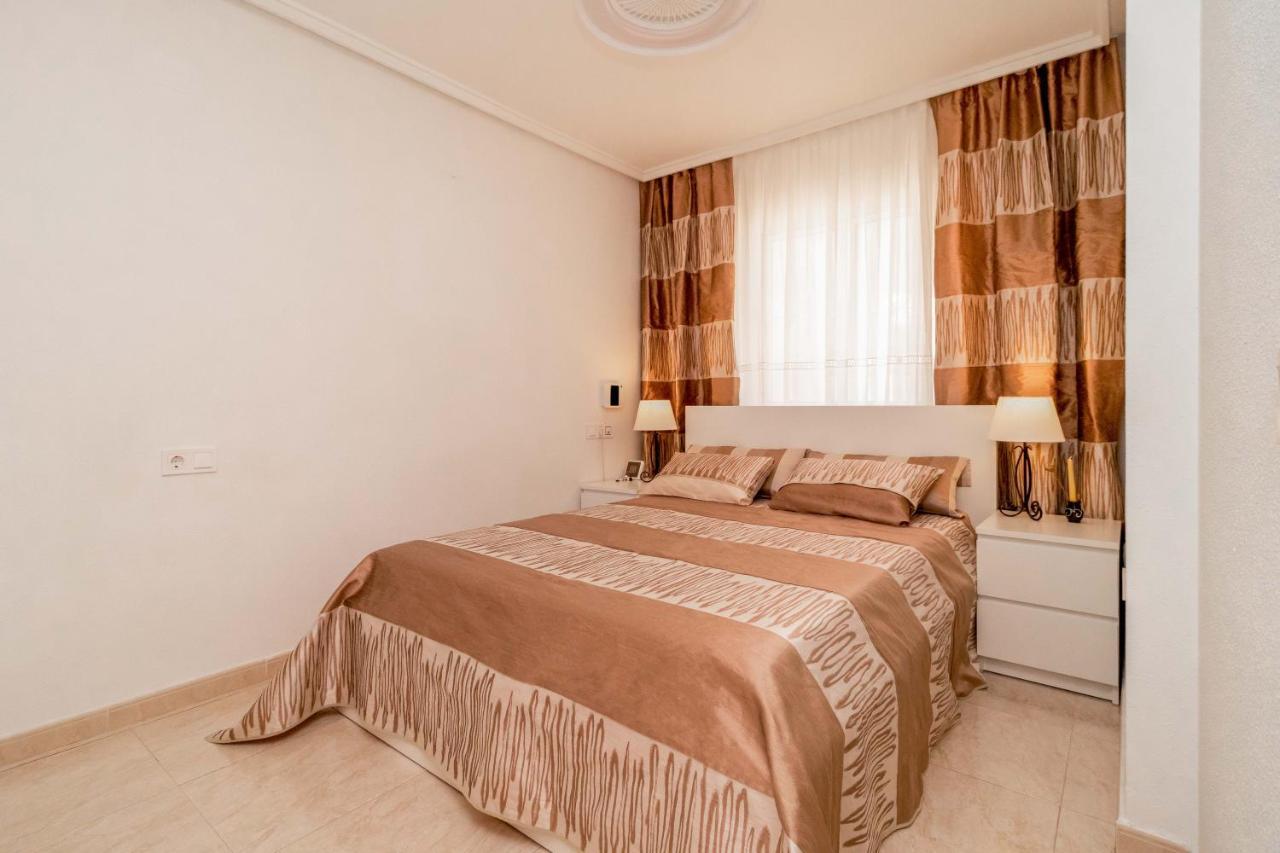 Apartamento Asta Apartment Torrevieja Luaran gambar